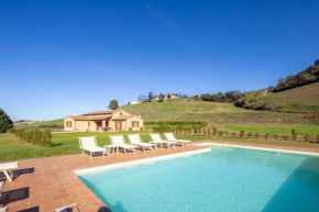 Casale Pavone by VacaVilla Volterra